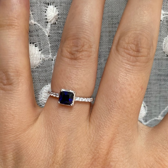 Sapphire and diamonds ring size 6 - Picture 4 of 6